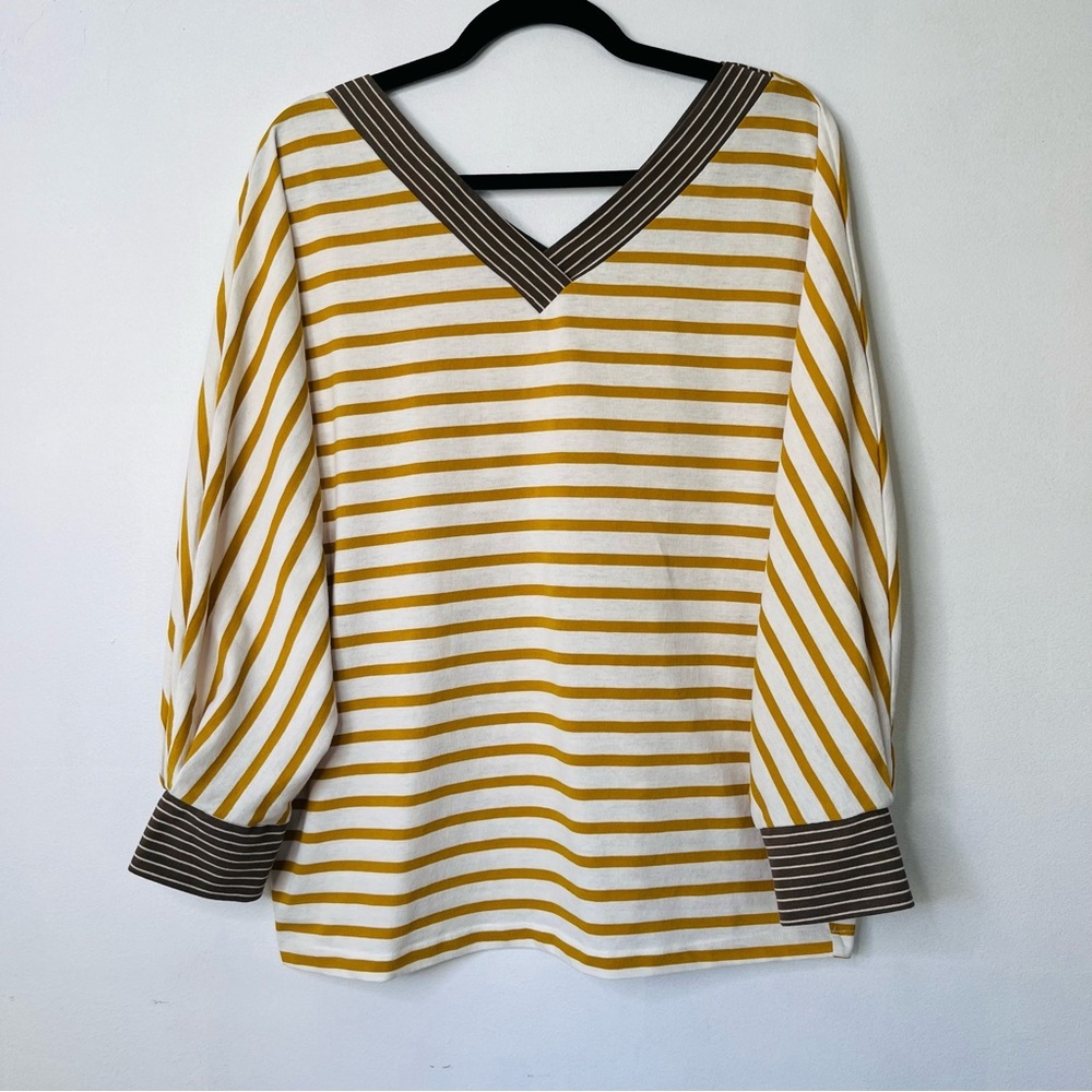 AndTheWhy Jersey Knit Top Women’s Size Medium V Neck Stripe Batwing Sleeves